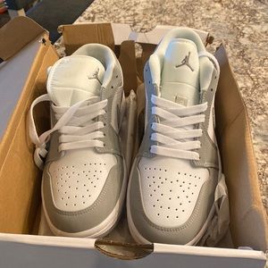 Nike Air Jordan 1 Low wolf grey sz 8